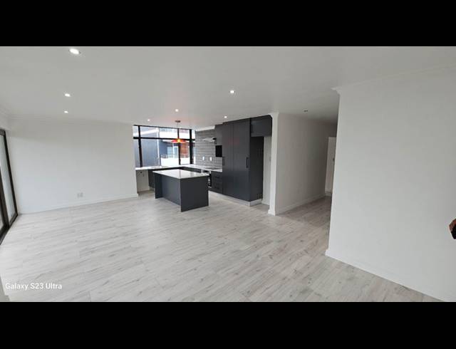 3 bed property to rent in BANTRY BAY